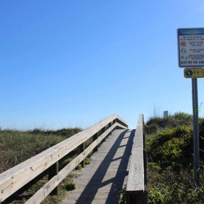 Beachside Retreat Awaits At Jacksonville Beach Esterno foto